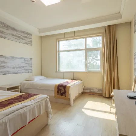 Jiaxiang Oriental Junlin Hotel