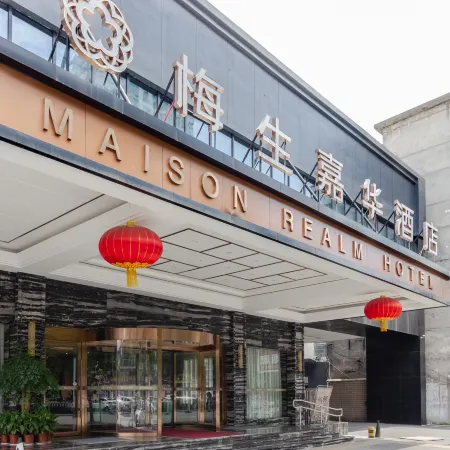 Maison Realm Hotel