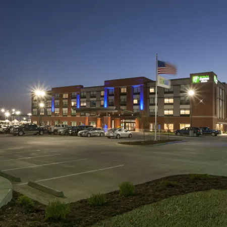 Holiday Inn Express & Suites DODGE CITY by IHG