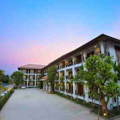 แอท โฮม บูทิก Hotel Exterior