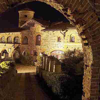 Castello di Pavone Hotel Exterior