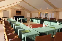 Domaine des Roches Hotels in Gien