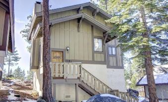 Home Only a Few Blocks to Heavenly Ski Resort by RedAwning