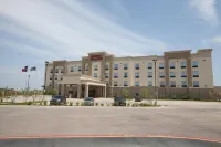 Hampton Inn & Suites by Hilton Dallas I-30 Cockrell Hill Hotels near Dallas Baptist University