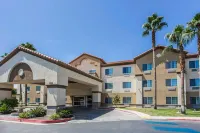 Comfort Suites Bakersfield Hotel di Bakersfield