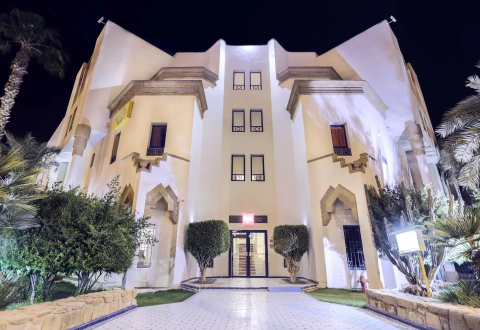 Hotel Afrah - Housity