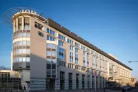 Sheraton Grand Warsaw Hotels near Palace of Culture and Science