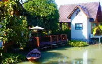 Saplaisuan Resort Hotels in U Thong