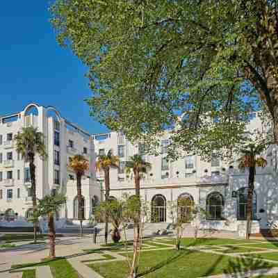 Le Splendid Hotel Exterior