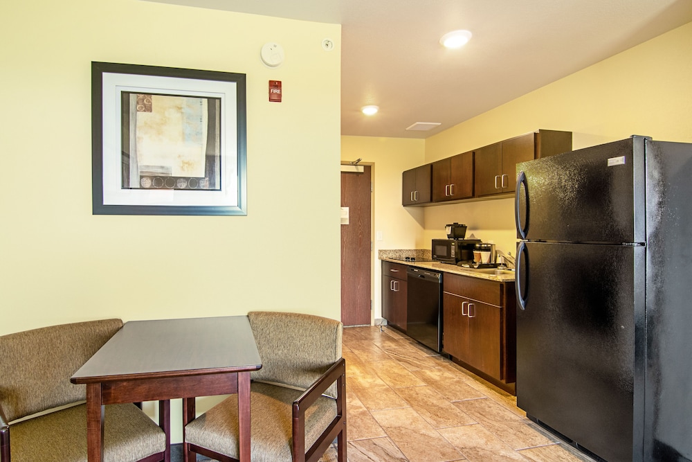 Cobblestone Inn & Suites - Lamoni