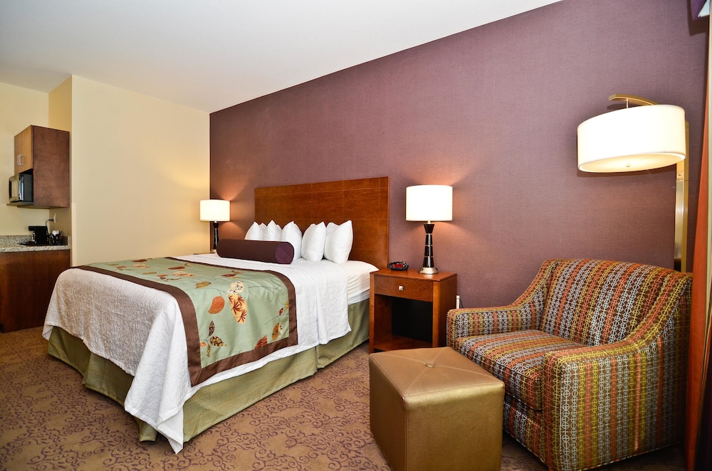 Best Western Plus Carousel Inn & Suites Burlington