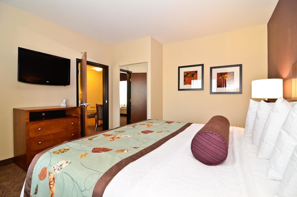 Best Western Plus Carousel Inn & Suites Burlington