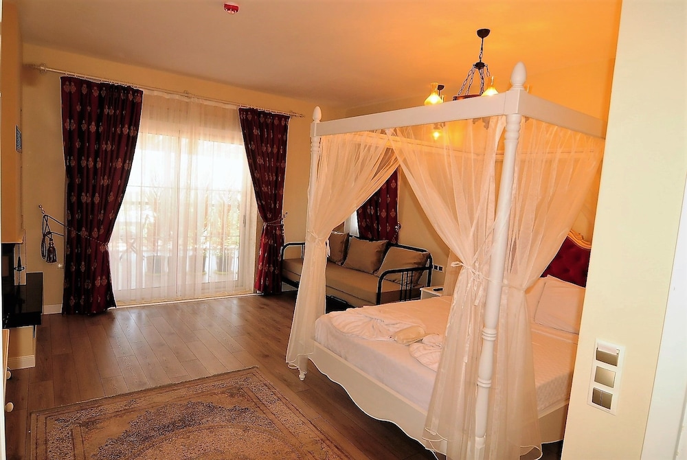 Alacati Grand Eldoris Otel (Grand Alacati Boutique Hotel)