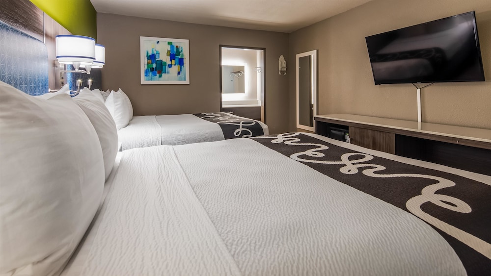 SureStay Plus Hotel by Best Western Point Richmond