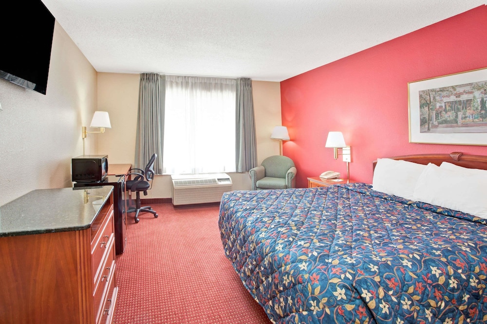 Days Inn by Wyndham Marietta-Atlanta-Delk Road