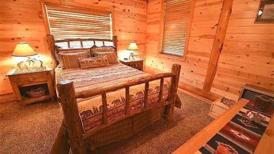 High Lonesome - Three Bedroom Cabin