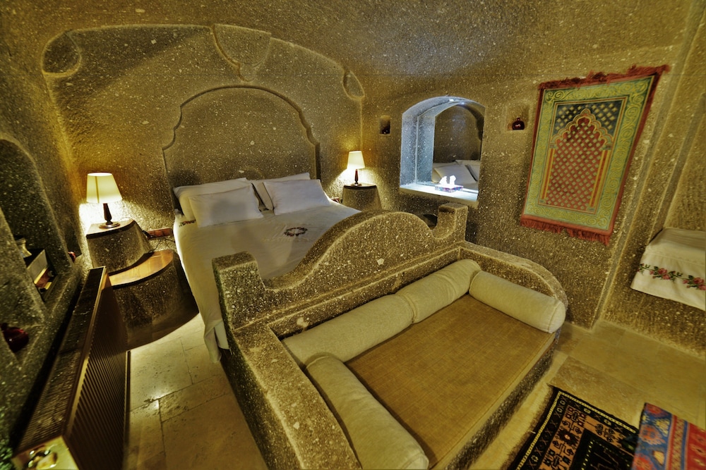 Grand Cave Suites