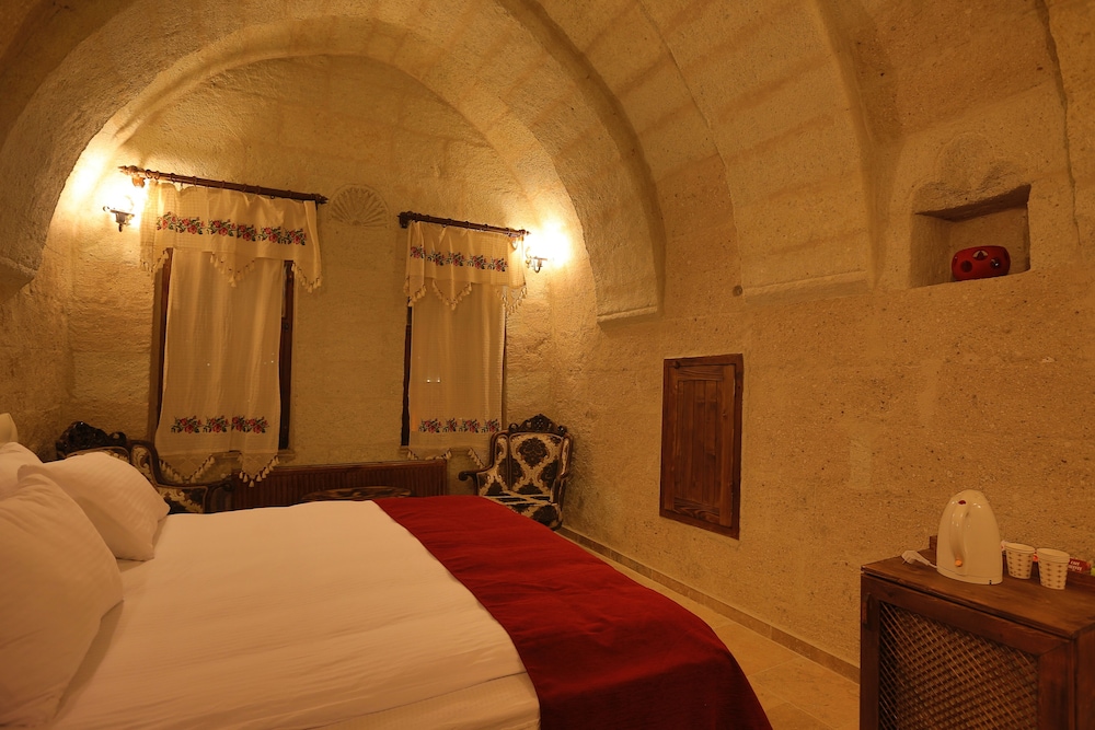 Grand Cave Suites