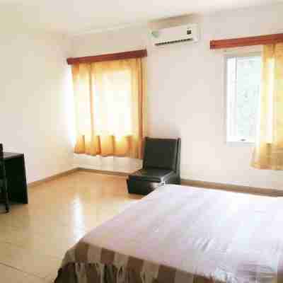 Hotel Phenicia Rooms