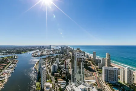 Circle on Cavill - QStay Отели рядом с достопримечательностью «The Wax Museum»