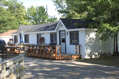 Alton Lodges Hotels in Wasaga Beach