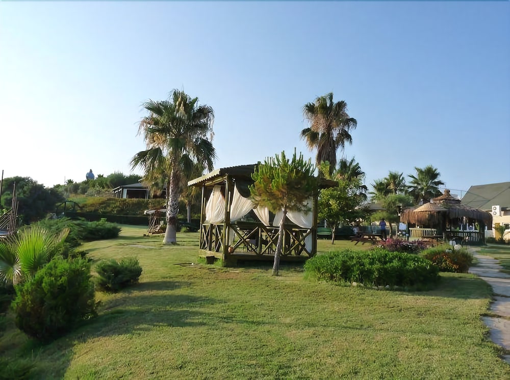 Oz Hotels İncekum Beach Resort