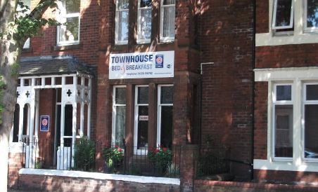 Townhouse Bed & Breakfast - Housity