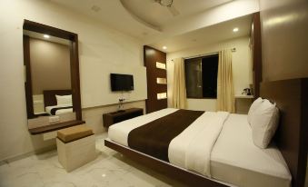 Hotel Madhuri Executive
