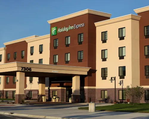 Holiday Inn Express & Suites OMAHA SOUTH - RALSTON ARENA by IHG Hotels near Fun Plex