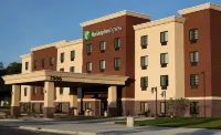 Holiday Inn Express & Suites Omaha South - Ralston Arena Hotels in Ла-Віста