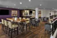 The Westin Toronto Airport - bar