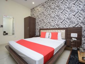 OYO 28465 Hotel Dhingra