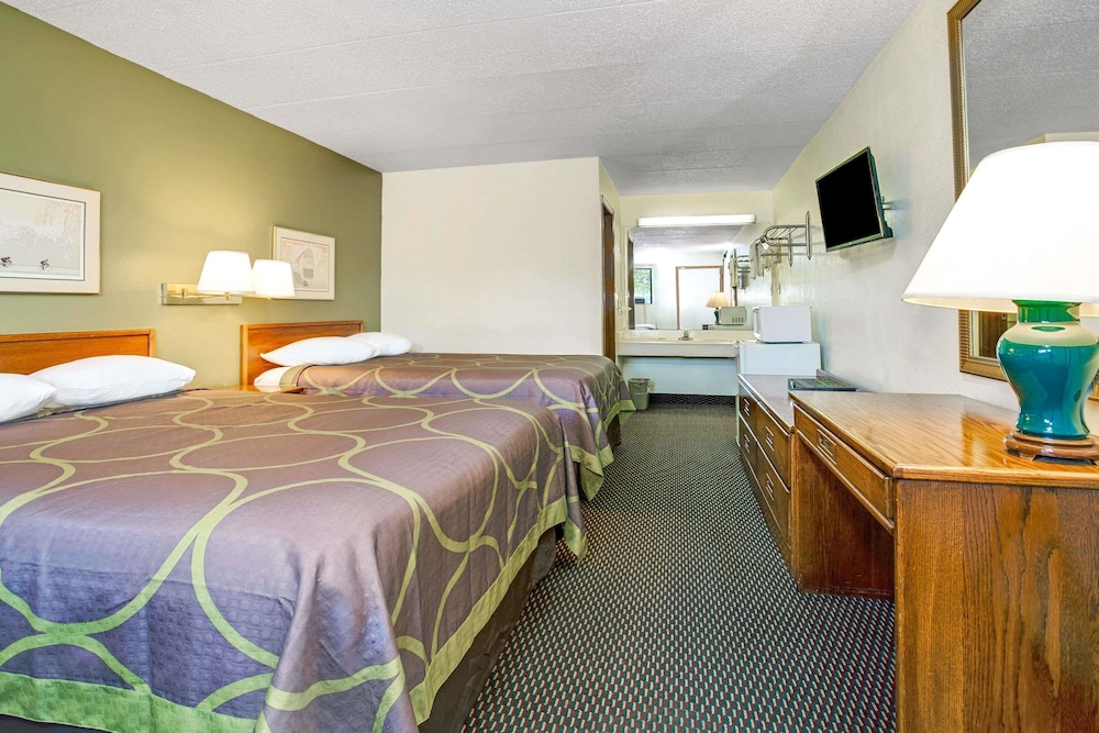 Super 8 by Wyndham Fort Mitchell Cincinnati Area