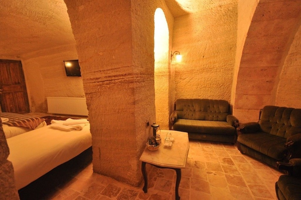 Kayatas Cave Suites