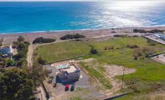 Gennadi Serenity House- Beachfront Villa with Pool