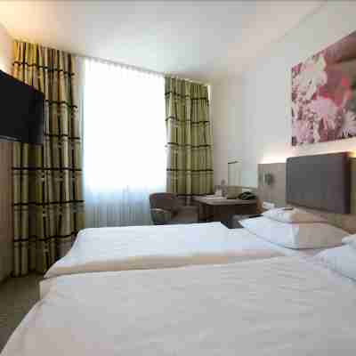 Central Hotel Eschborn Rooms