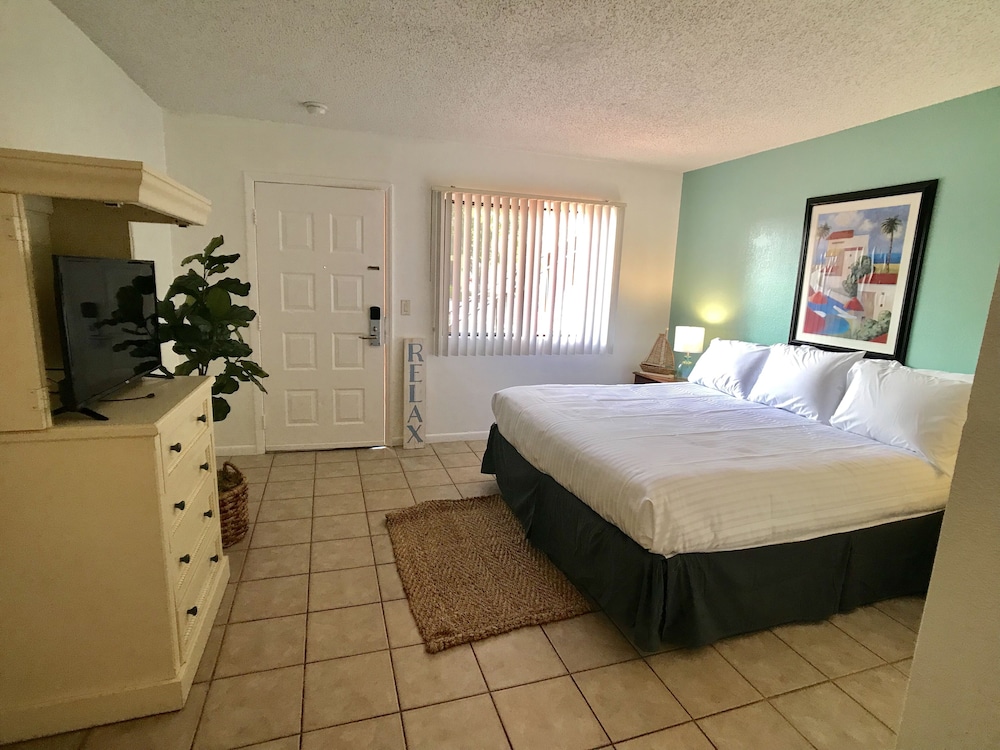 Sunny Palms Inn