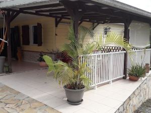 Apartment with 2 Bedrooms in Saint Joseph, with Enclosed Garden and Wifi Near the Beach