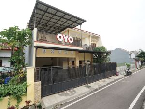 OYO 302 Karolin Homestay