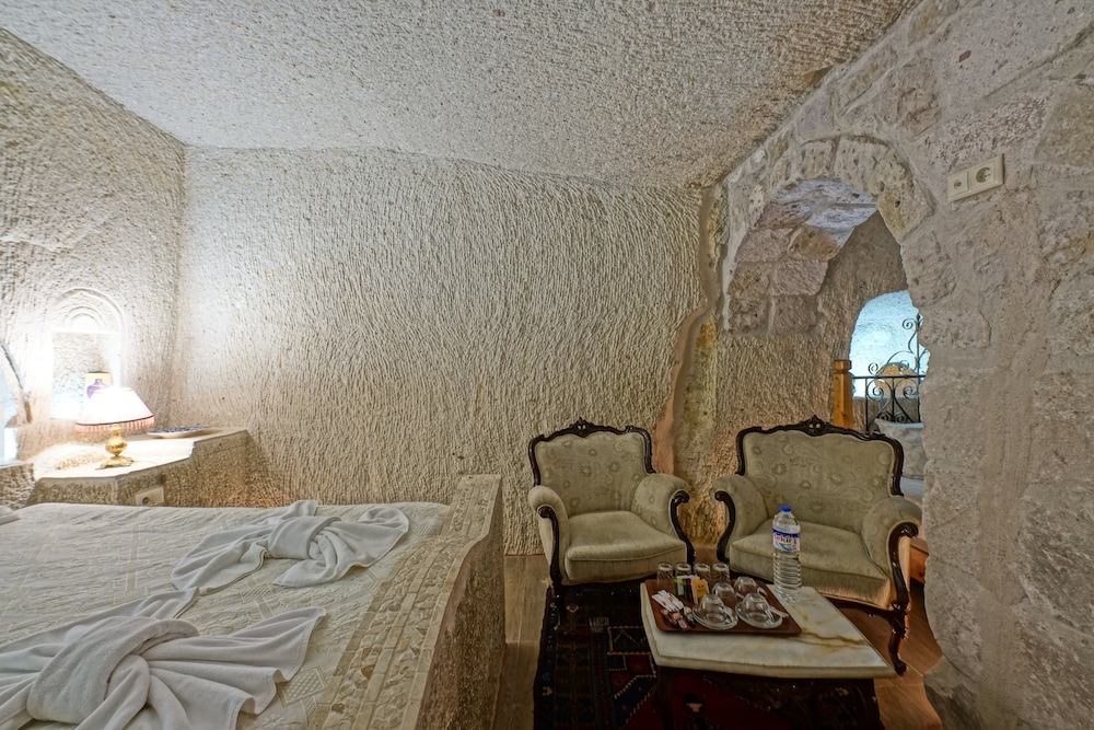 Angel Cave Suite