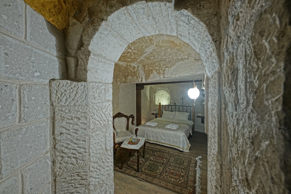 Angel Cave Suite