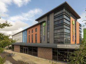 Holiday Inn Express Dunstable