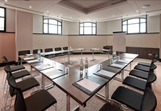 Hôtel le Nouveau Monde Hotel Overview