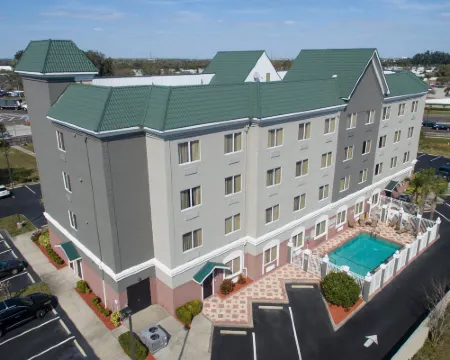 Country Inn & Suites by Radisson, St. Petersburg - Clearwater, FL Hotels in Pinellas Park
