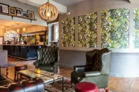 The Kings Arms and Royal Hotel, Godalming, Surrey Hotels in Chiddingfold