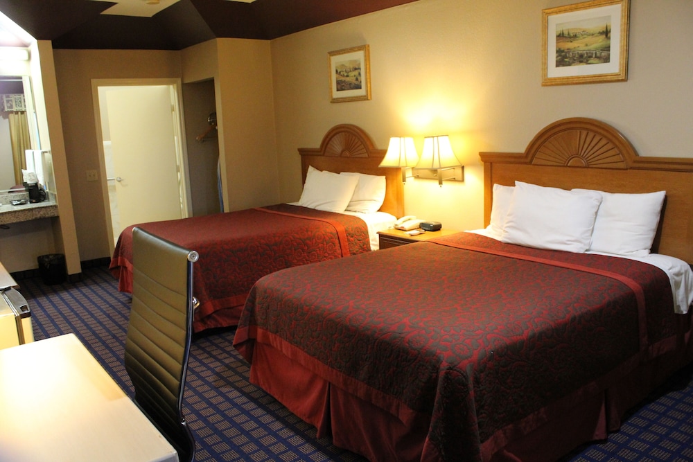 Sapphire Inn & Suites