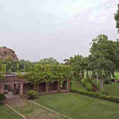 웰컴헤리티지 발 사만드 레이크 팰리스 Hotel Exterior