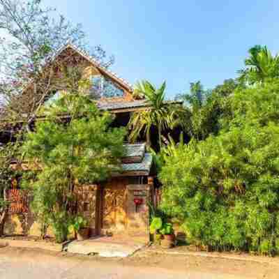 Chiang Mai Thai wood garden villa Hotel Exterior