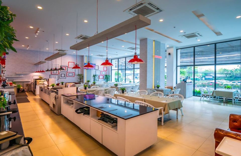 더 킨 호텔 로비