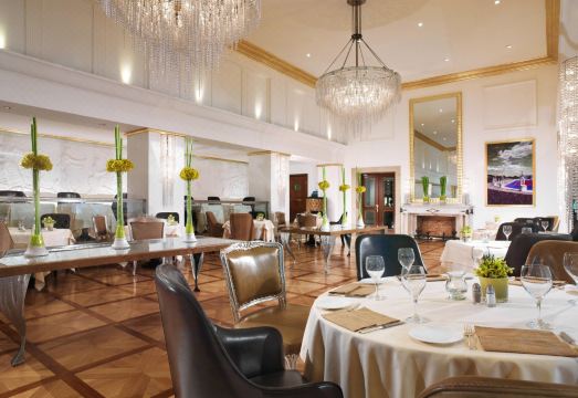 더 웨스틴 엑셀시오 롬의 넓은 객실 내부 이미지